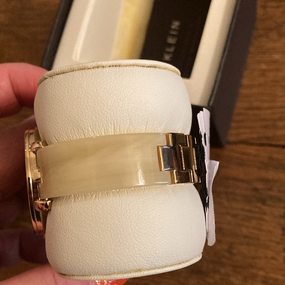 Anne Klein Women's Watch NWT/NIB - Picture 3 of 9